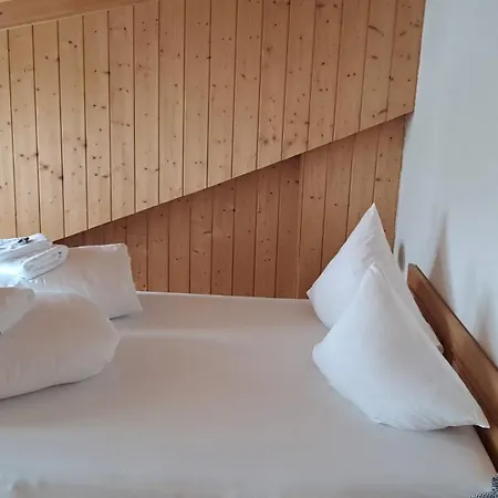 Biala Casa Pintga Streiff *