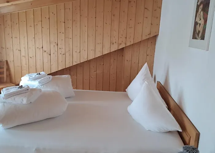 Biala Casa Pintga Streiff *